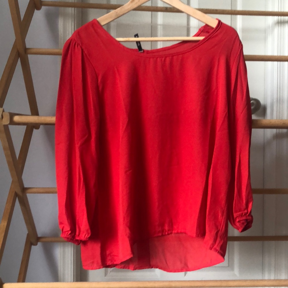 BRAND NEW button back chiffon blouse